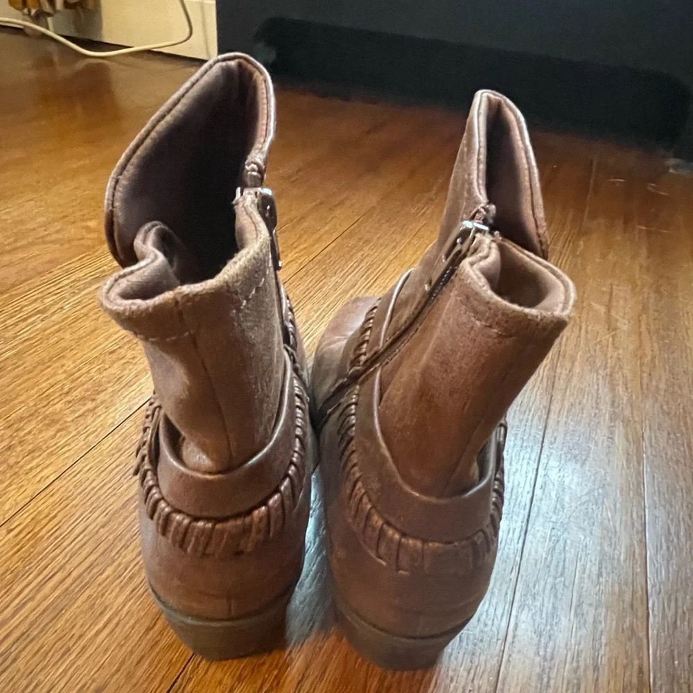 Booties - Picture 3 of 4